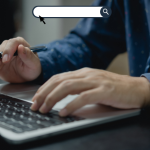 Saftec Digital explica que a gestão de reputação digital preventiva atua antes de crises, monitorando e protegendo a imagem online da sua empresa.