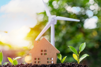 Fernando Trabach Filho explora como a energia renovável pode ser motor da recuperação econômica com foco em inovação e sustentabilidade.