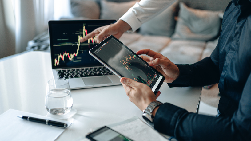 Investir com inteligência é possível: Kelsem Ricardo Rios Lima explica como montar uma carteira diversificada e acessível para iniciantes.