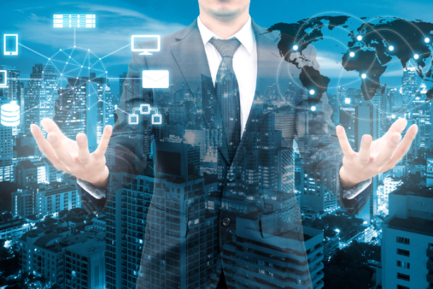 Como a transformação digital orientada a dados gera impacto concreto na vida de cidadãos e organizações, redefinindo inovação como resultado e não apenas tecnologia, na visão de Andre de Barros Faria.