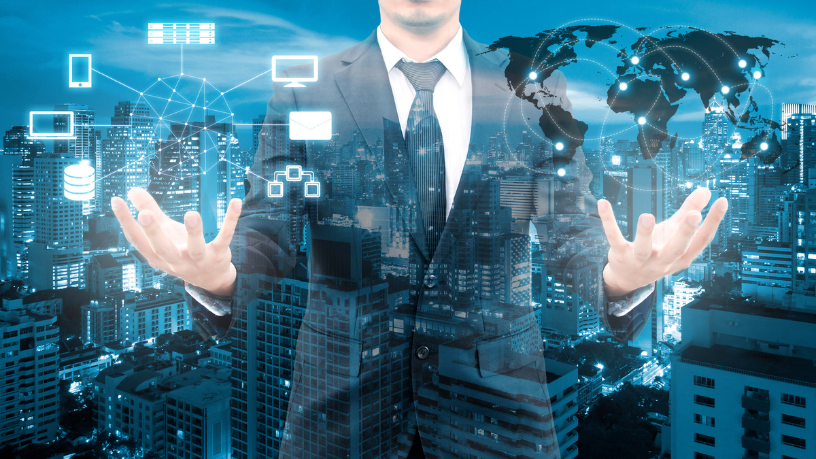 Como a transformação digital orientada a dados gera impacto concreto na vida de cidadãos e organizações, redefinindo inovação como resultado e não apenas tecnologia, na visão de Andre de Barros Faria.