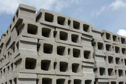Blocos com função estrutural ganham eficiência quando o projeto define corretamente modulação e amarração, garantindo segurança e desempenho nas obras assinadas por Valderci Malagosini Machado.