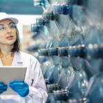 Homologação de plásticos: com a experiência de Elias Assum Sabbag Junior, entenda os critérios técnicos essenciais para validar novos materiais com segurança e conformidade.